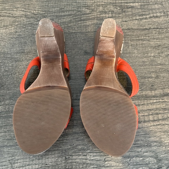 Coach Jonah Wooden Platform Heel - Tan and Orange with Gold Accent - Picture 4 of 9